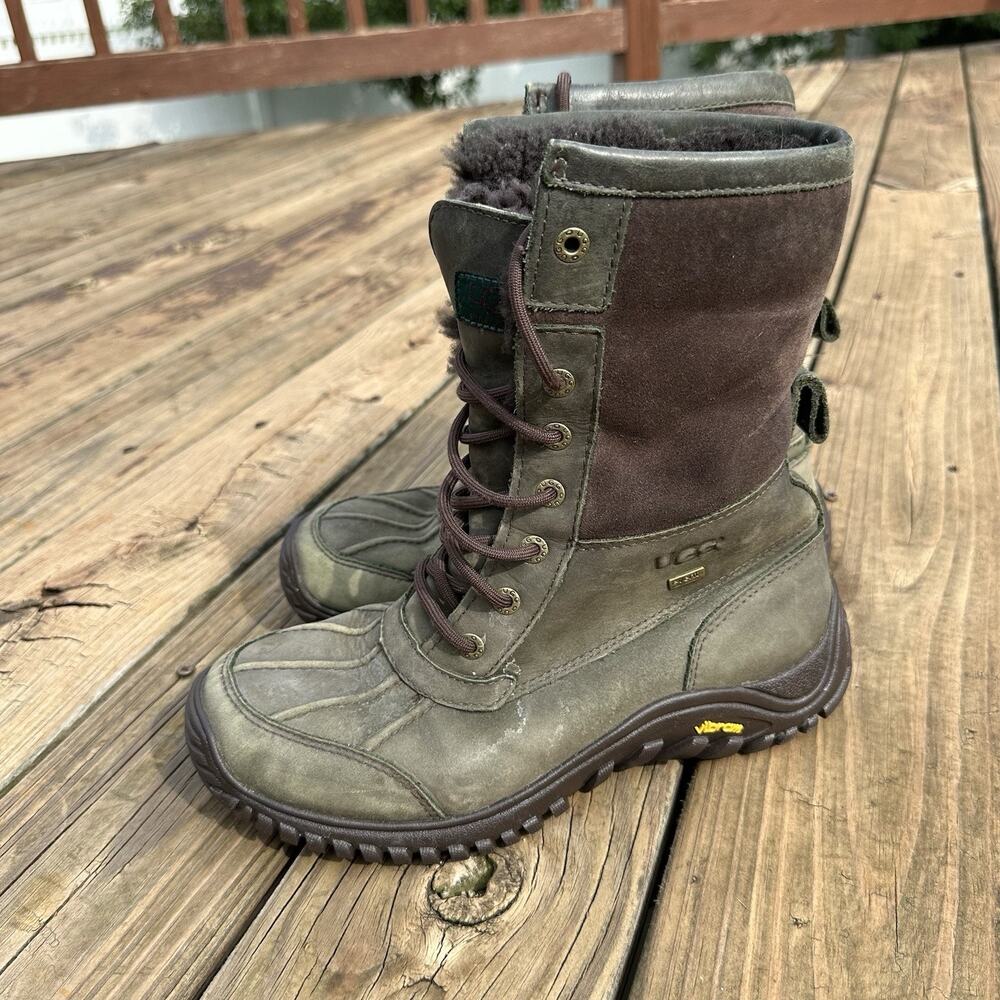 UGG Adirondack II Waterproof Green Leather Winter Boots Womens 9 Vibram Sole